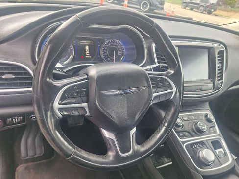 Used 2016 Chrysler 200 Limited Platinum w/ Comfort & Convenience Group FWD image 8