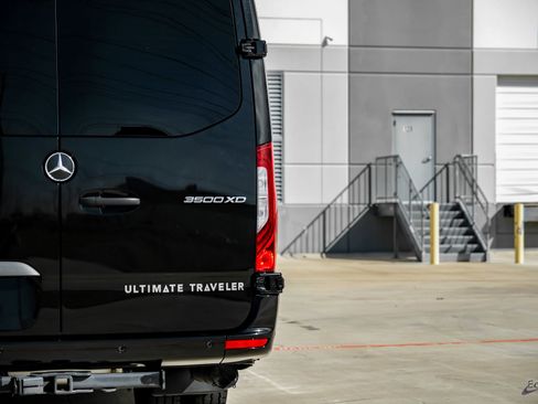 Used 2023 Mercedes-Benz Sprinter 3500 image 12