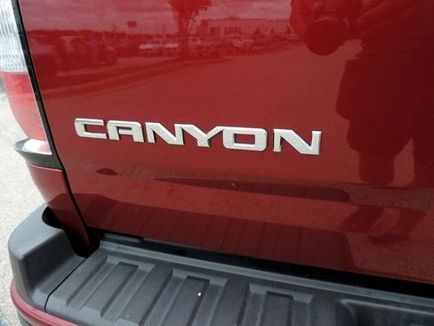 Used 2017 GMC Canyon SLE w/ All Terrain Package AWD/4WD image 13