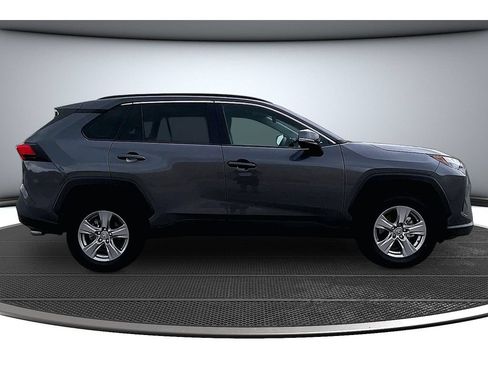 Used 2025 Toyota RAV4 XLE FWD image 15