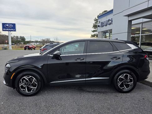 Used 2024 Kia Sportage LX image 9