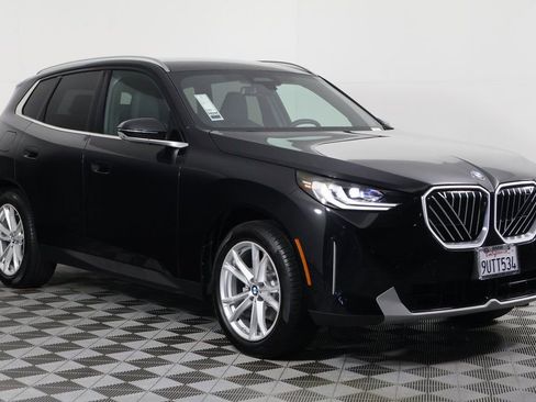 Certified 2025 BMW X3 xDrive30 w/ Premium Package AWD/4WD image 3