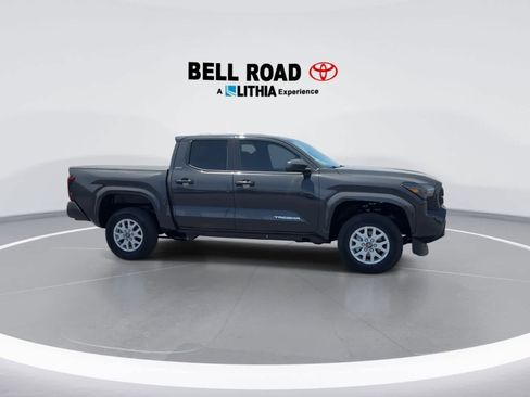 Used 2025 Toyota Tacoma SR5 image 10