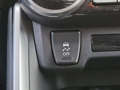 Used 2019 Toyota RAV4 LE image 23