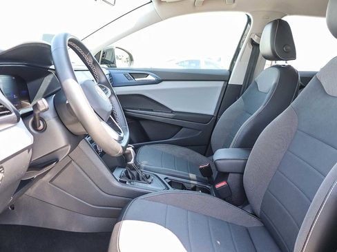 Used 2022 Volkswagen Taos SE image 17