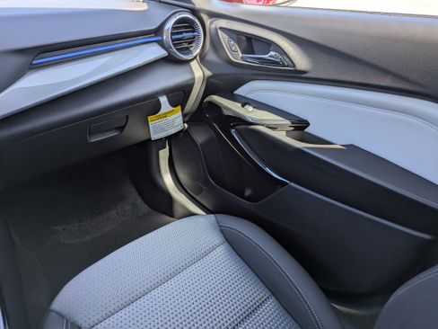 New 2026 Chevrolet Trax LT w/ Driver Confidence Package image 9