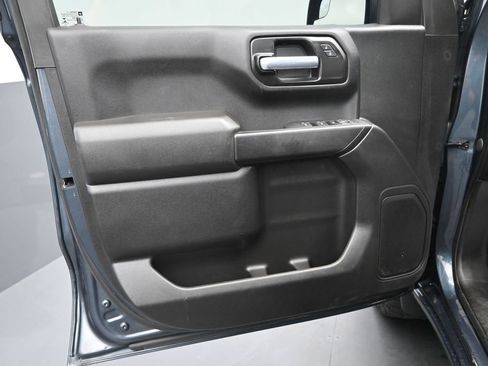 Used 2021 Chevrolet Silverado 1500 Custom Trail Boss w/ Safety Confidence Package AWD/4WD image 4