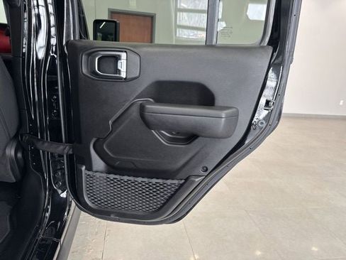 Used 2023 Jeep Gladiator Rubicon w/ Cold Weather Group image 44