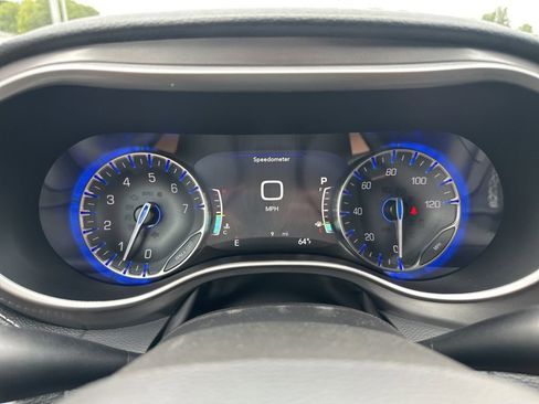 New 2026 Chrysler Pacifica Select FWD image 32