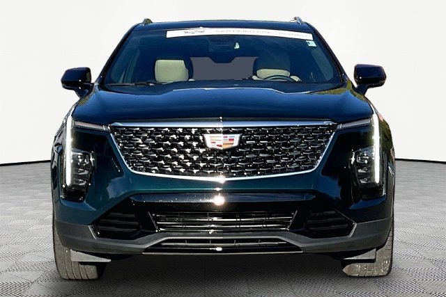 Certified 2024 Cadillac XT4 Premium Luxury FWD image 2