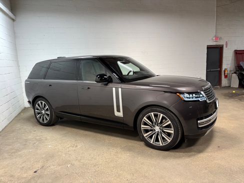 Used 2023 Land Rover Range Rover Long Wheelbase Autobiography AWD/4WD image 5