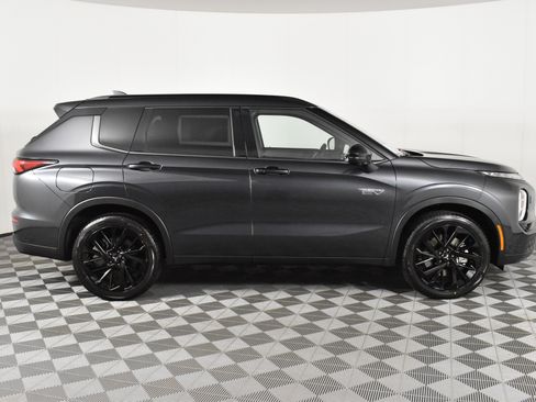 Used 2025 Mitsubishi Outlander SEL Black Edition image 5