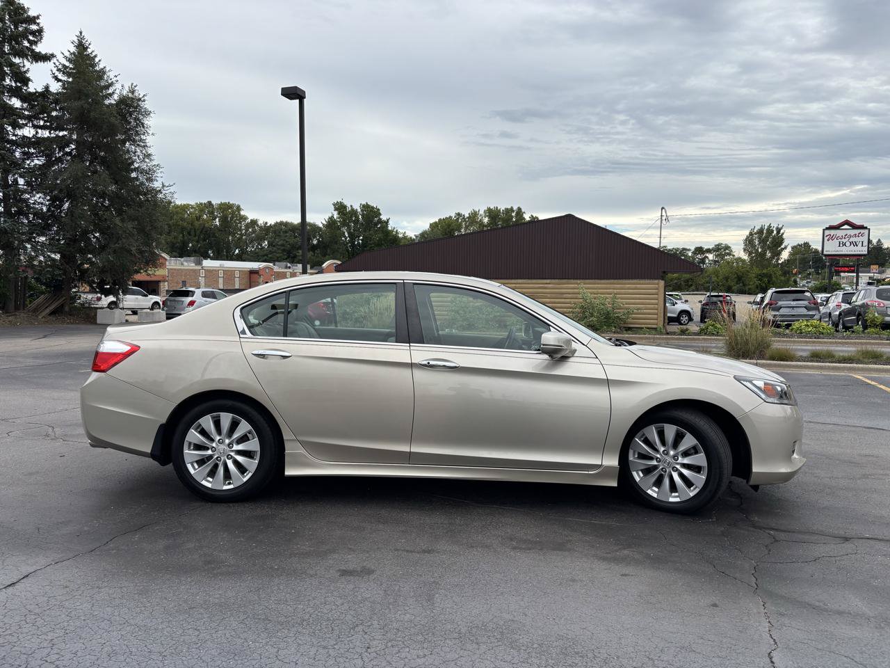 Used 2013 Honda Accord EX-L image 10