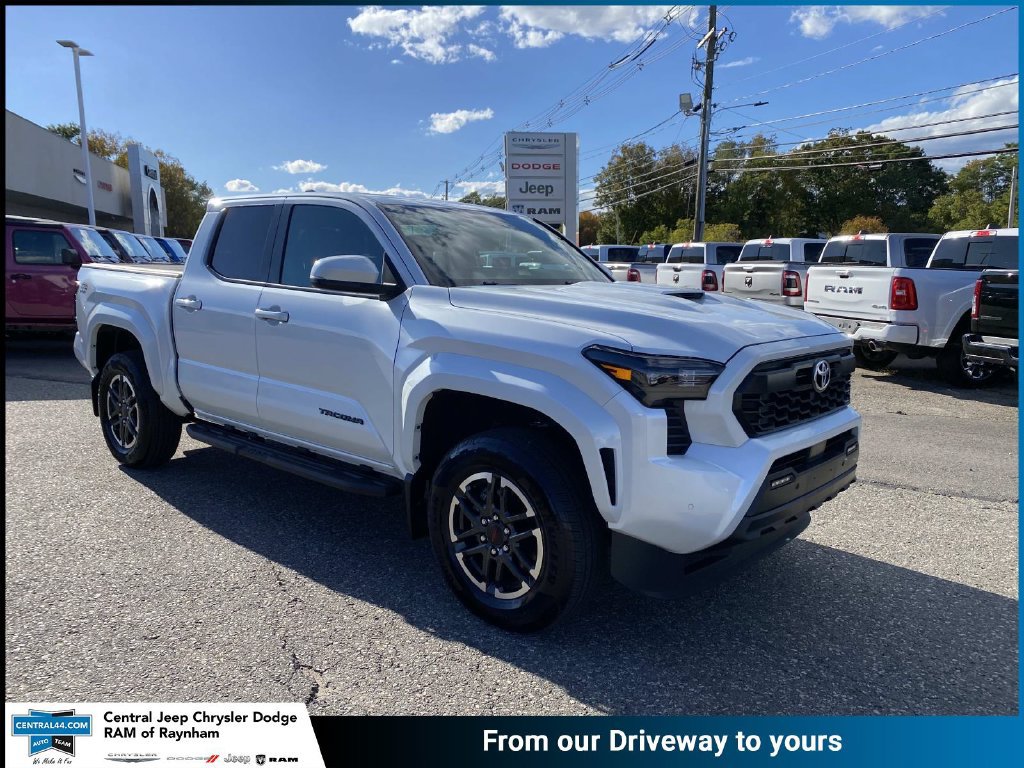 Used 2025 Toyota Tacoma TRD Sport w/ TRD Sport Upgrade Package AWD/4WD image 1