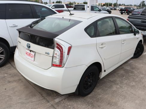 Used 2014 Toyota Prius Three FWD image 10