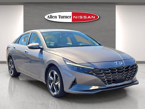 Used 2023 Hyundai Elantra Limited image 1