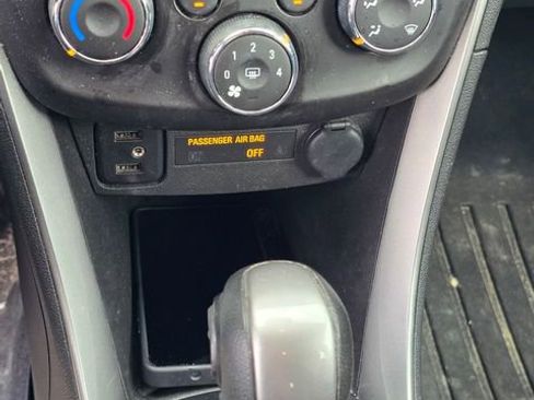 Used 2020 Chevrolet Trax LT w/ Sun & Sound Package AWD/4WD image 19