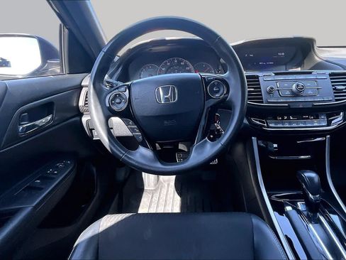 Used 2017 Honda Accord Sport image 6
