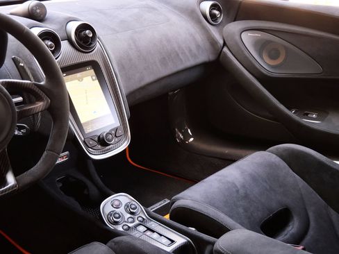 Used 2019 McLaren 600LT RWD image 13