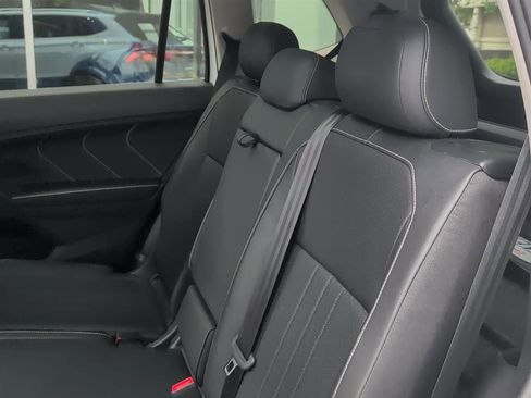 Used 2023 Volkswagen Tiguan SE w/ Panoramic Sunroof Package image 14