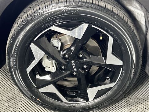 Used 2024 Kia Seltos EX image 10