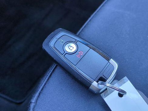 Used 2018 Ford Edge SE image 36