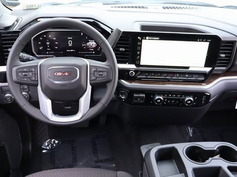 New 2026 GMC Sierra 1500 SLE image 13