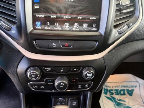 Used 2016 Jeep Cherokee Latitude w/ Safety/Convenience Group FWD image 25
