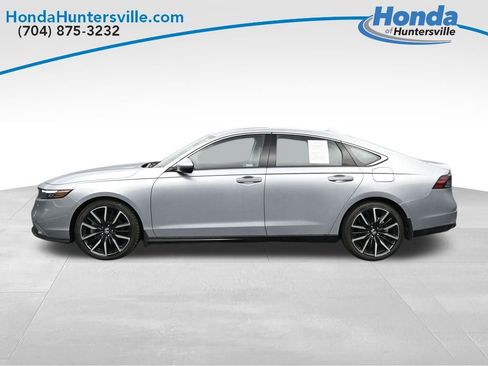 Used 2025 Honda Accord Touring image 5