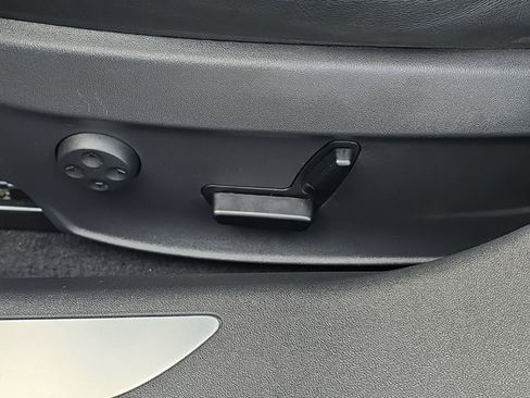 Used 2015 Tesla Model S 85D image 16