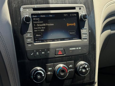 Used 2016 Chevrolet Traverse LT AWD/4WD image 16