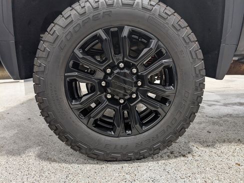 Used 2021 GMC Sierra 2500 Denali w/ Denali Black Diamond Edition image 14