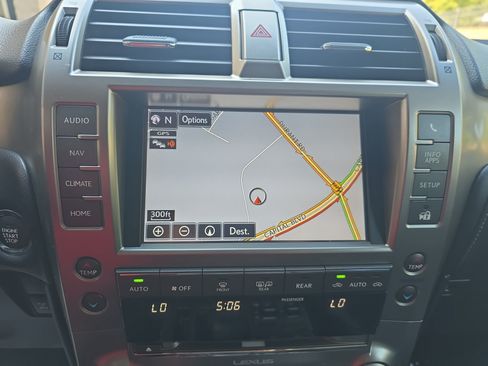 Used 2014 Lexus GX 460 Luxury w/ Preferred Accessory Package AWD/4WD image 22