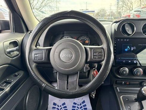 Used 2017 Jeep Patriot Sport w/ Power Value Group FWD image 18