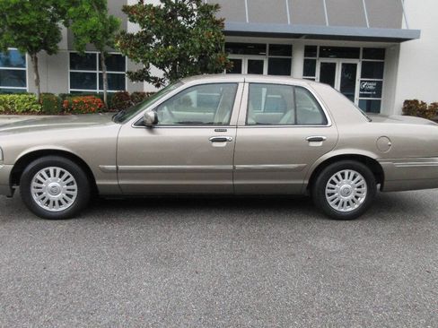 Used 2006 Mercury Grand Marquis LS RWD image 2