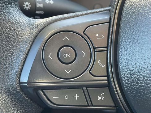 Used 2025 Toyota Corolla LE w/ Convenience Package image 19