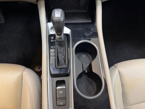 Used 2023 Nissan Altima 2.5 SL FWD image 14