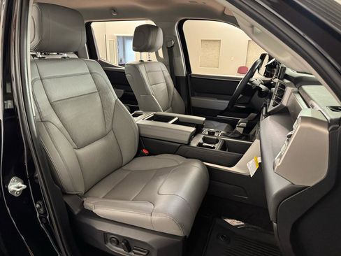 Used 2023 Toyota Tundra Limited image 41