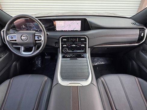 Used 2025 Nissan Armada SL AWD/4WD image 12