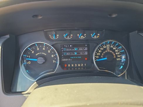 Used 2013 Ford F150 XLT w/ Mid Equipment Group image 24