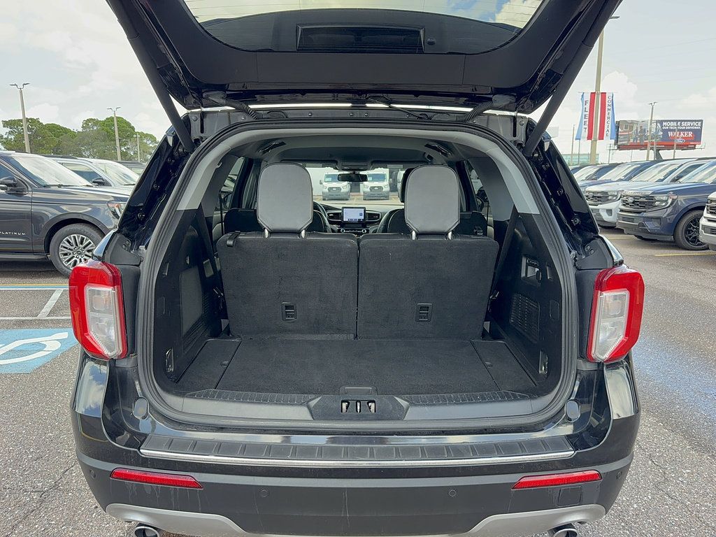 Used 2021 Ford Explorer Limited w/ Equipment Group 301A AWD/4WD image 7