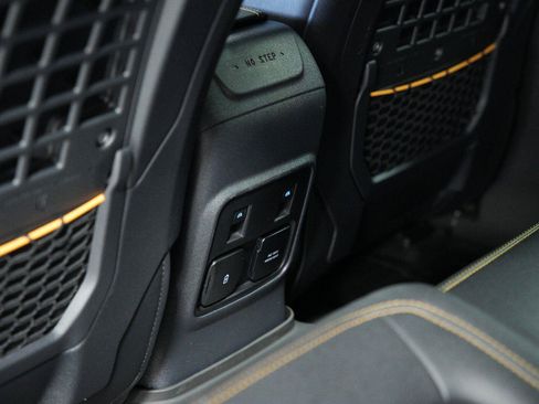Used 2024 Ford Bronco Badlands AWD/4WD image 36