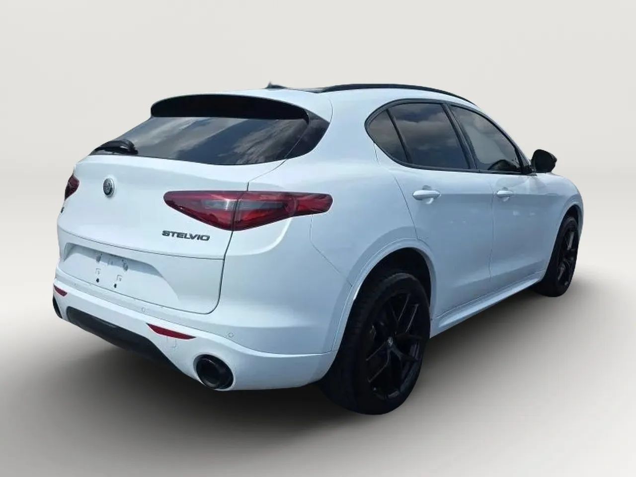 Used 2020 Alfa Romeo Stelvio Ti Sport w/ Quick Order Package 22S Sport AWD/4WD image 7
