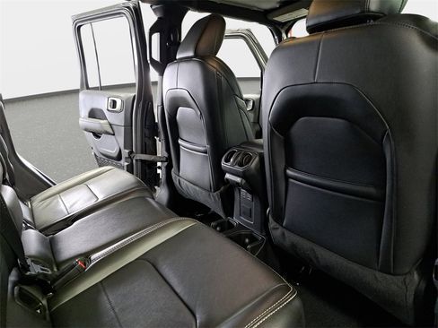 Certified 2022 Jeep Gladiator Overland w/ Popular Equipment Package image 11