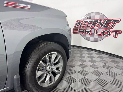 Used 2021 Chevrolet Silverado 1500 RST AWD/4WD image 32
