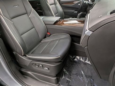 Used 2023 Cadillac Escalade ESV Premium Luxury image 29