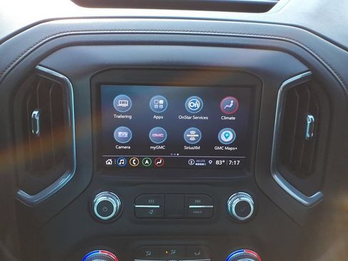 Used 2022 GMC Sierra 2500 AT4 w/ AT4 Premium Plus Package AWD/4WD image 18