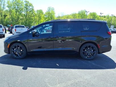New 2027 Chrysler Pacifica Limited