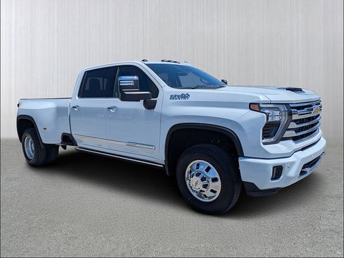 New 2026 Chevrolet Silverado 3500 High Country w/ High Country Premium Package AWD/4WD image 1