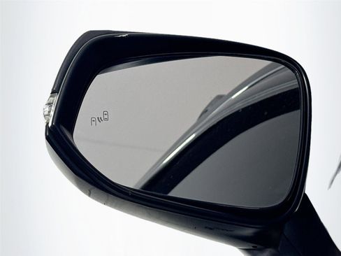 Used 2020 Toyota RAV4 XLE w/ Convenience Package image 5